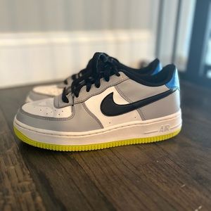 Air Force 1 low